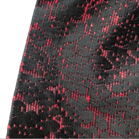 TOPSHOP petite embroidery dressy red black high waist shorts size 4 - Picture 5 of 7